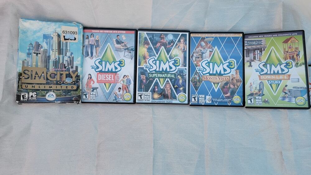 The Sims 3 PC Game Lot Supernatural Diesel Town Life Monte Vista + 3 Bonus Discs